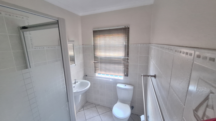 3 Bedroom Property for Sale in Gordons Bay Central Western Cape